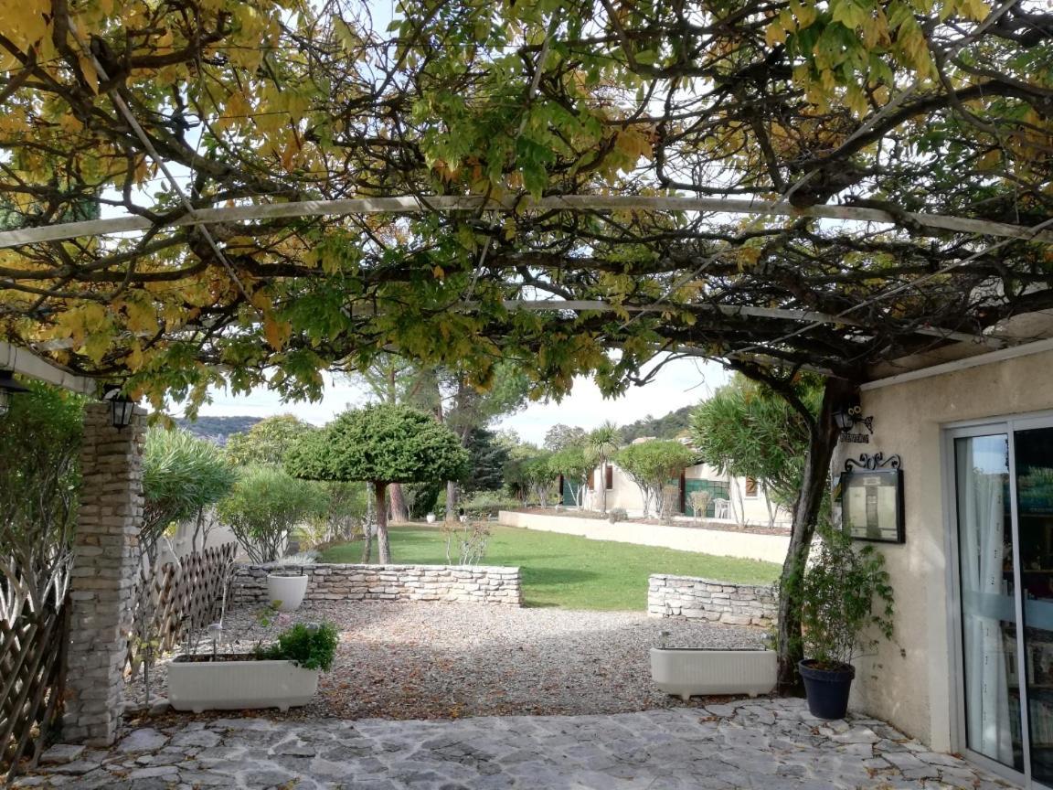 Hotel Espace Loisirs Saint-Martin-dʼArdèche Esterno foto